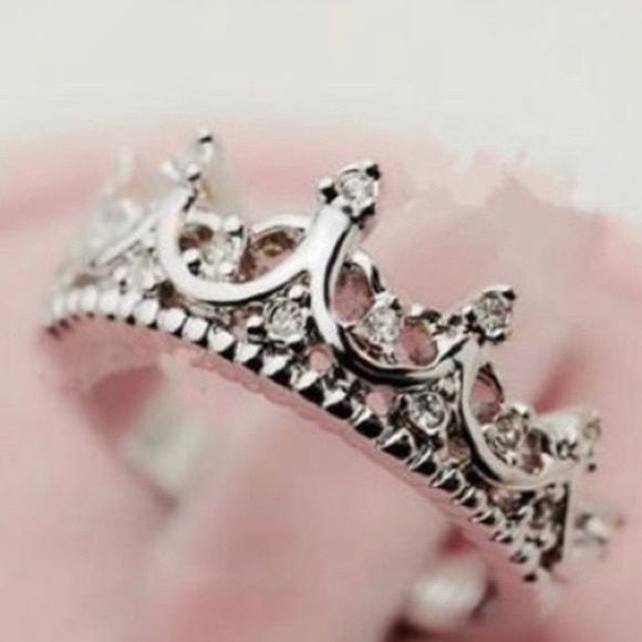 Silver Crown Ring - Picture 8 of 8